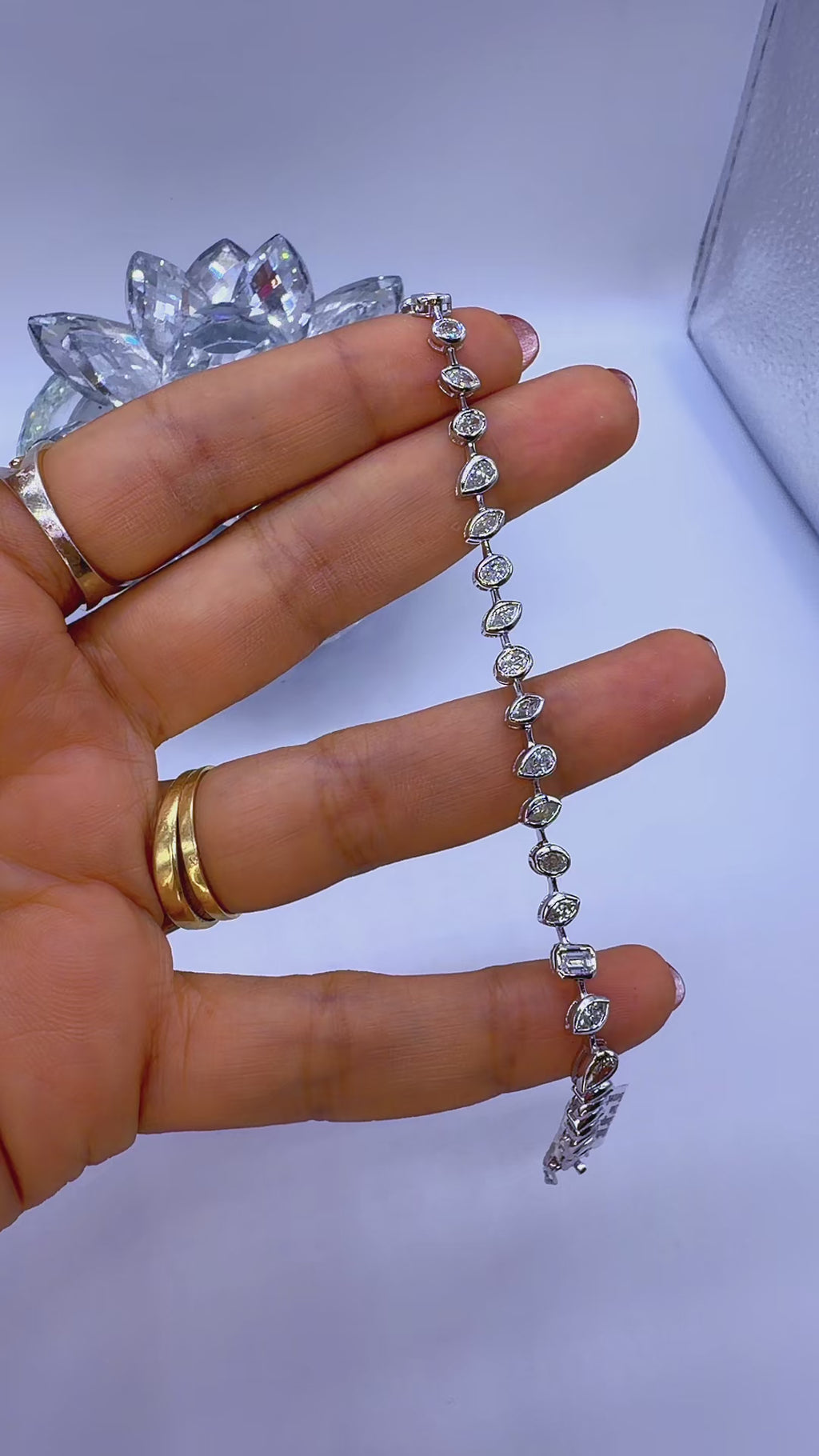 18K White Gold Multi-Shaped Diamond Bezel Bracelet