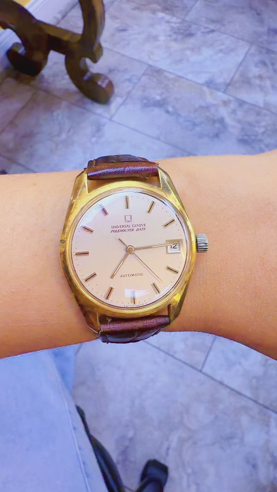 Vintage Universal Genève Polerouter Date Automatic – Gold-Tone – Brown Leather Strap